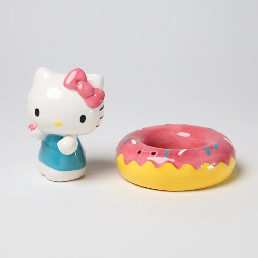 New Blue Sky Clayworks Hello Kitty & Pink Glazed Doughnut Salt & Pepper Shakers